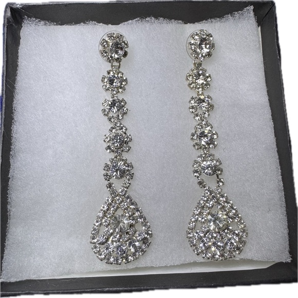 Elegant Silver Drop Earrings - Picture 1 of 13